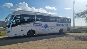 הסעת ילדים בעלי צרכים מיוחדים לנחל תנינים – רכב נגיש ומותאם